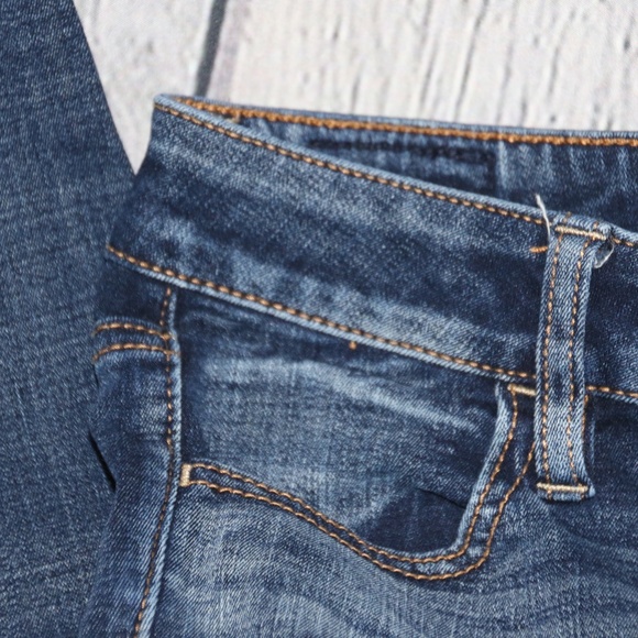 American Eagle high waisted jeans - Picture 3 of 8